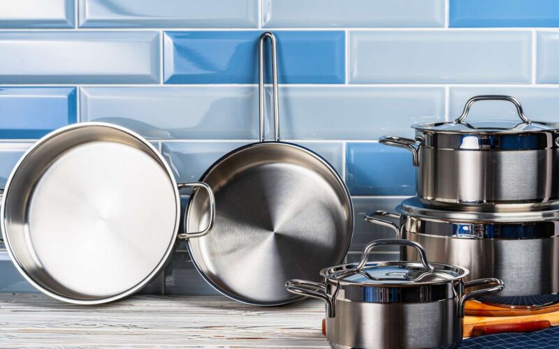 سیاه شدن ظروف آلومینیومی: راهکارها و نکات ضروری